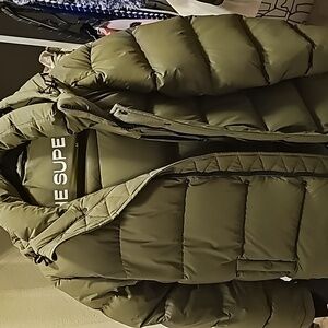 Aritzia super puff jacket